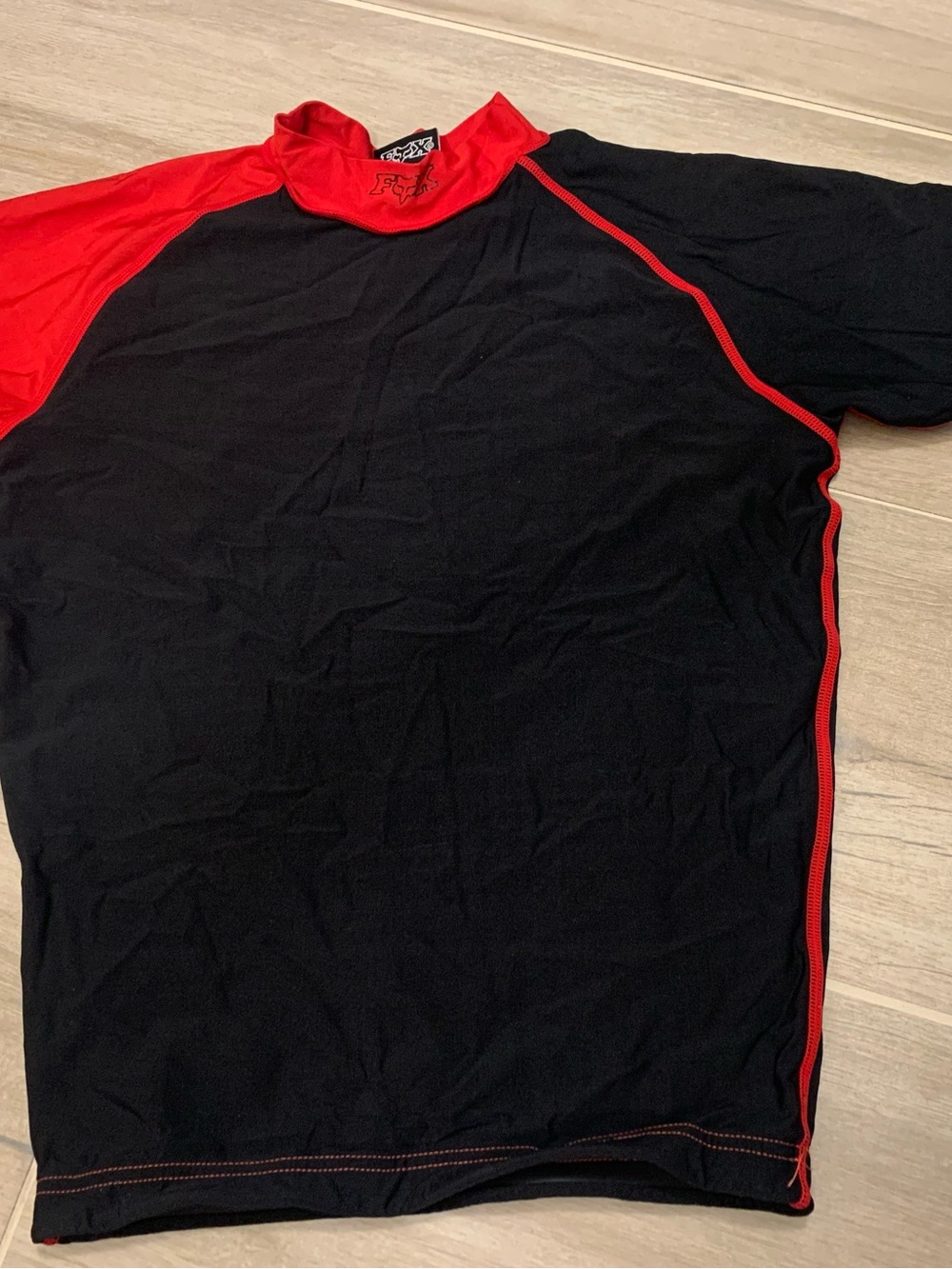 Women’s Fox Swim Rash Guard sz Medium - Picture 1 of 3